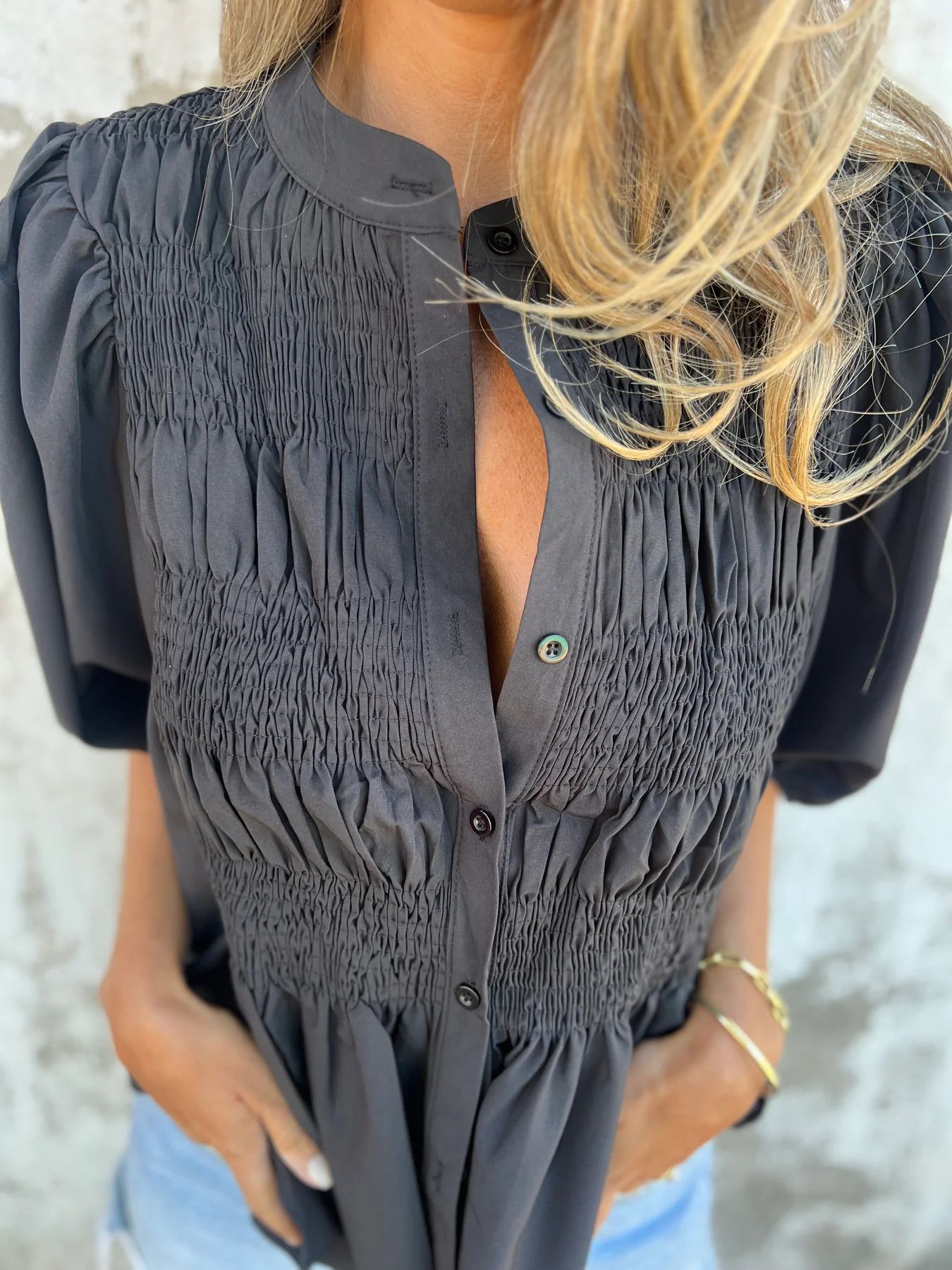Martina | Blusa plissettata con chiusura a bottoni