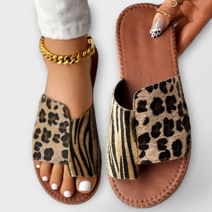 Amalia | Eleganti ciabatte bicolore con motivo leopardato