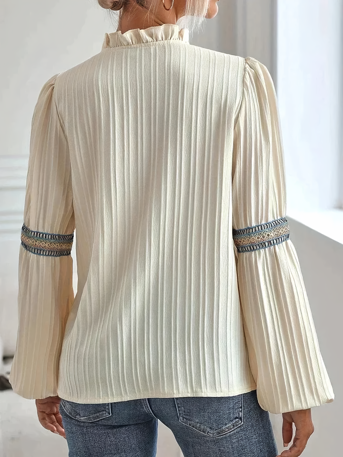 Ornella | Blusa di lusso con scollo a V
